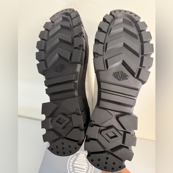 Womens Palladium Revolt Hi TX Platform Boot / Star White / 97242-116-M / Size 10 - Picture 6 of 7